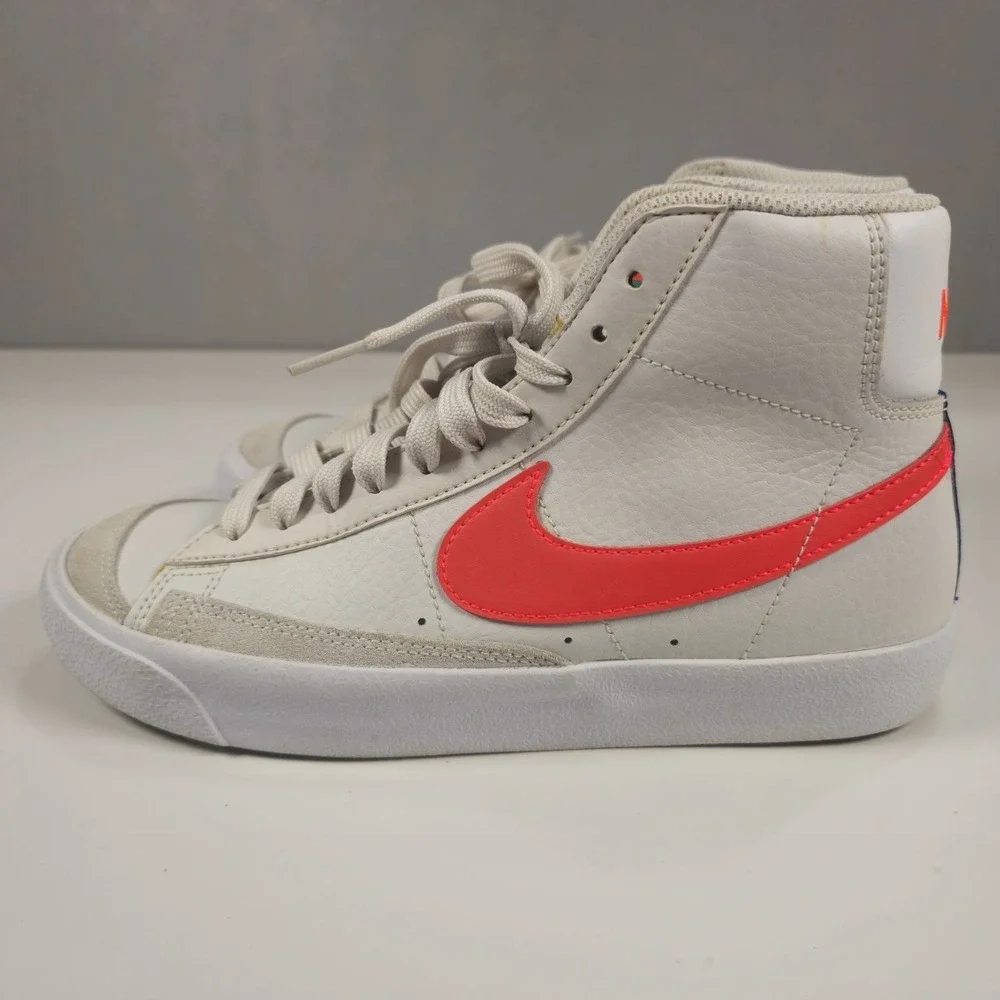 Nike Blazer Mid 77 GS Platinum Tint Crimson Size 7Y Mens 7 Womens 8.5 DA4086-004